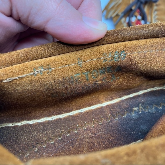 Minnetonka beaded suede moccasins big kids size 4 - Picture 4 of 7